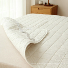 White Color High Quality 100% Polyester Filling Washable Mattress Pad